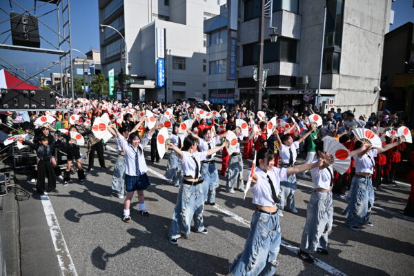 魚津で華麗に舞い踊れ、「よっしゃ来い！！CHOUROKUまつり」～同時開催「UOZU BEER PARK」ではグルメに陶酔！？幻の「しんきろうポーク」や春の味覚「ホタルイカ」が登場～
