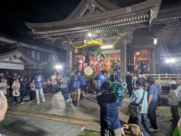 伝統の「宮あげ」を次世代へ。魚津八幡宮献灯神輿祭り開催